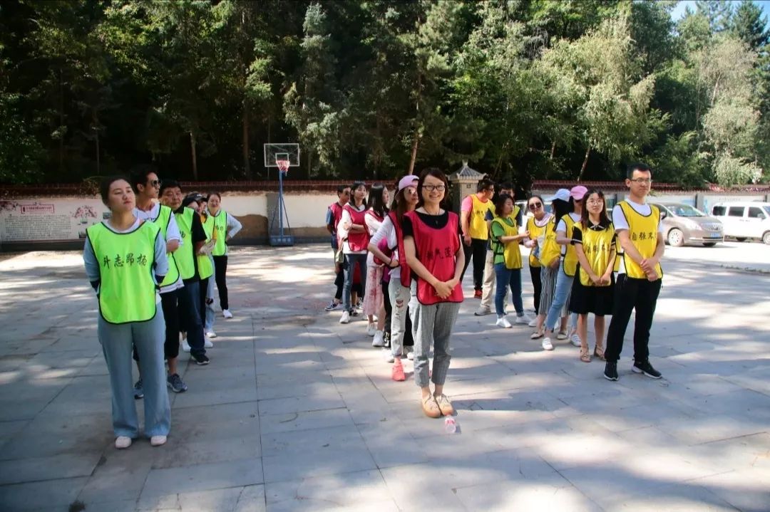 努力不负时光，青春不负自己！